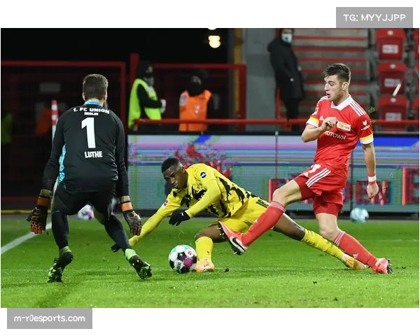 通讯：柏林联合保级成功，社区小球场的狂欢与泪水